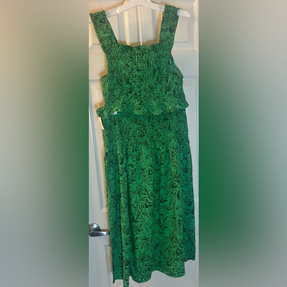 NEW - Isabel Maternity - Women's Sleeveless Smocked - 2 Piece Maternity Set - Picture 3 of 5